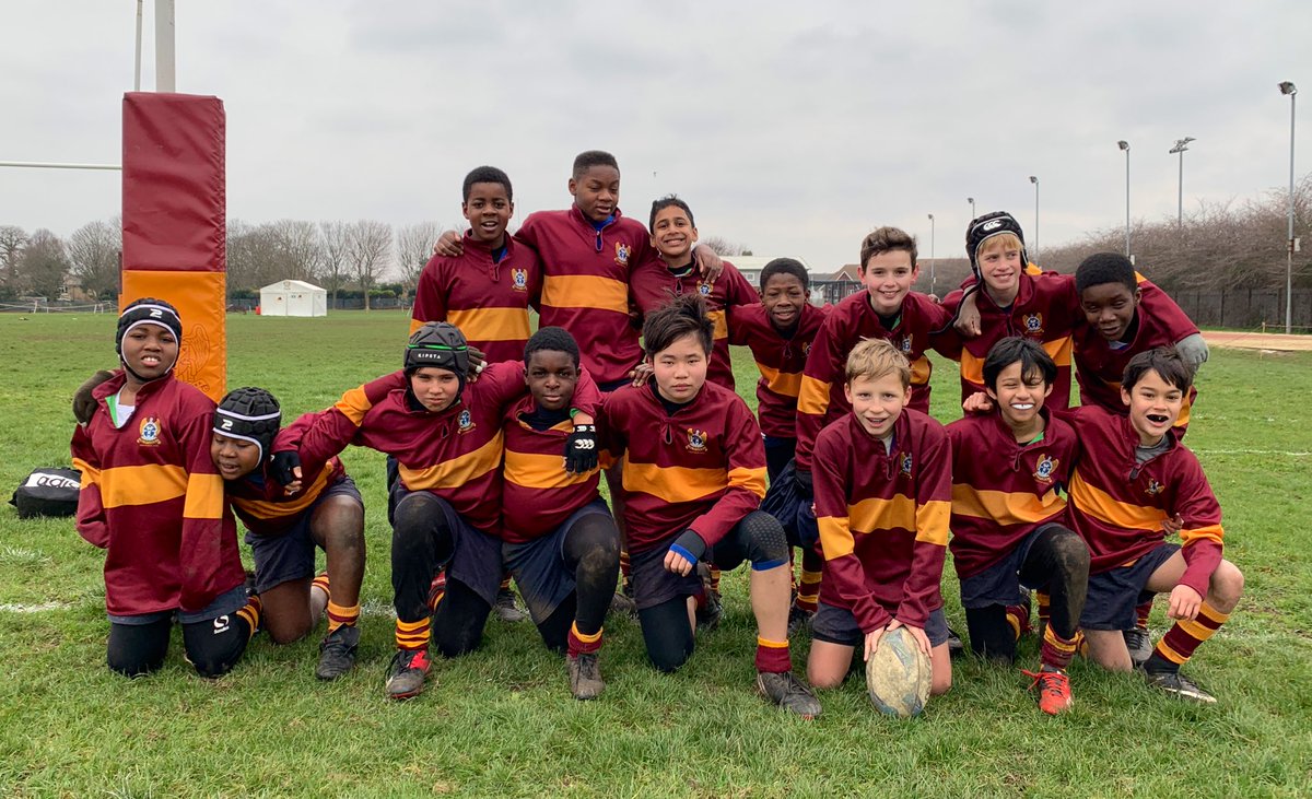 SAchrisINuk's tweet photo. What a way to end 2018: smashing victory against worthy opponents with three brilliant new players to our #SuperBs team #proudcoach #chillystart #yr7rugby @DartfordGS @DartfordGSsport https://t.co/pJWdV3jBl9