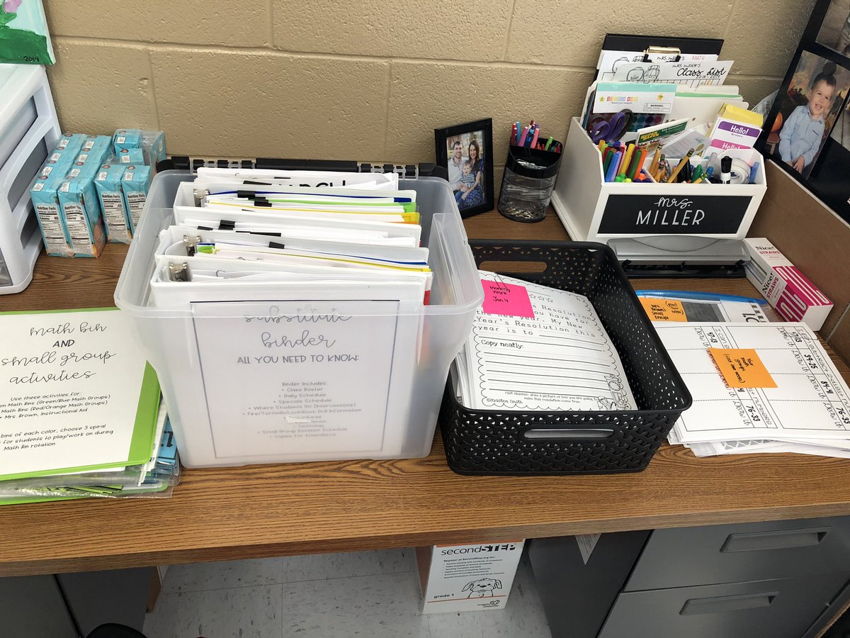 PAESMrsMiller's tweet photo. Brooks and I went back to @RichPondElement for one last look around to make sure everything was in order. We will see you in April, Room 108! ❤️ #maternityleave #somuchplanning #illmissyoufirstgraders https://t.co/ZeRZKcCW64