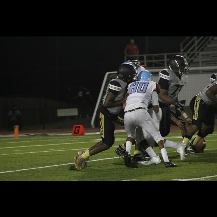 PinkstonAthlet1's tweet photo. Tamarrian Simon #7 OLB,TE #olb #te #VikingPride  #pinkstonvsroosevelt #lgpinkston #prideofthewestside #football https://t.co/zPLceBSRvc https://t.co/OhLkCdwsN3