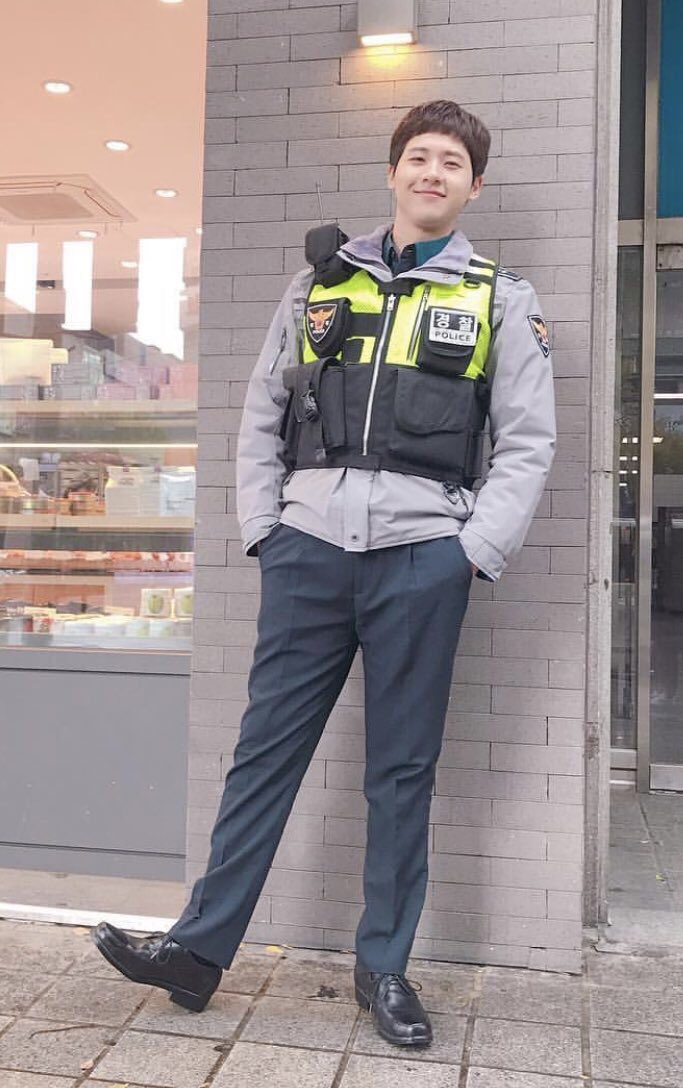 iamxueha's tweet photo. I miss Officer BAE @B1A4_CNU .
#cnu #신우 #シヌゥ #shindongwoo #신동우 #b1a4 #비원에이포 #ビーワンエーフォー #missma #미스마 #actor #singer https://t.co/phWDu41edI