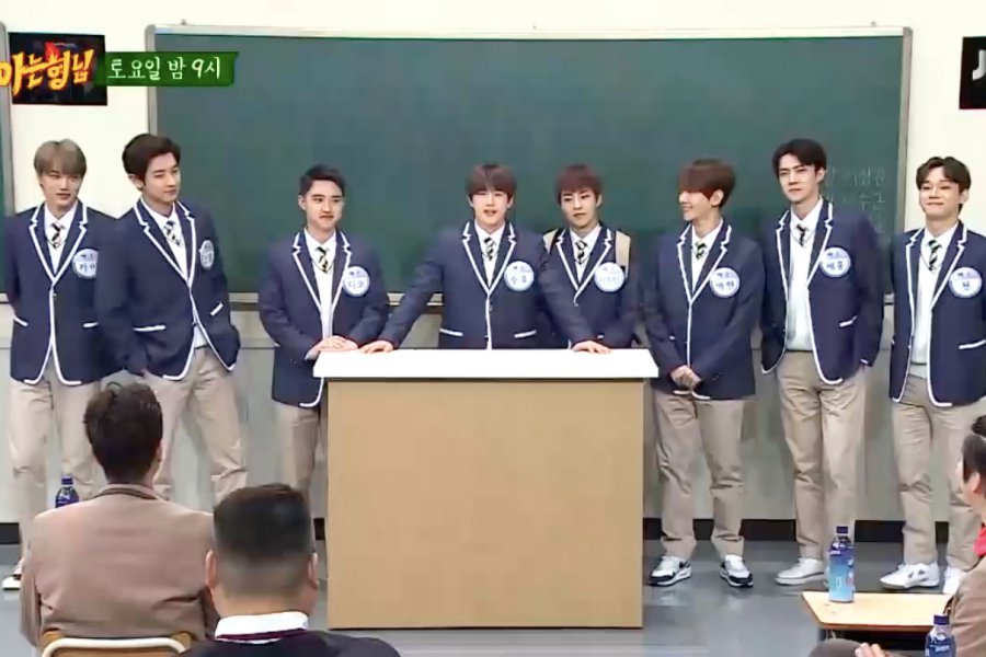 soompi's tweet photo. WATCH: #EXO Shows Off Their Many Talents In New "#AskUsAnything" Preview https://t.co/rIFktxcHHJ https://t.co/raDVxlZ9Eu