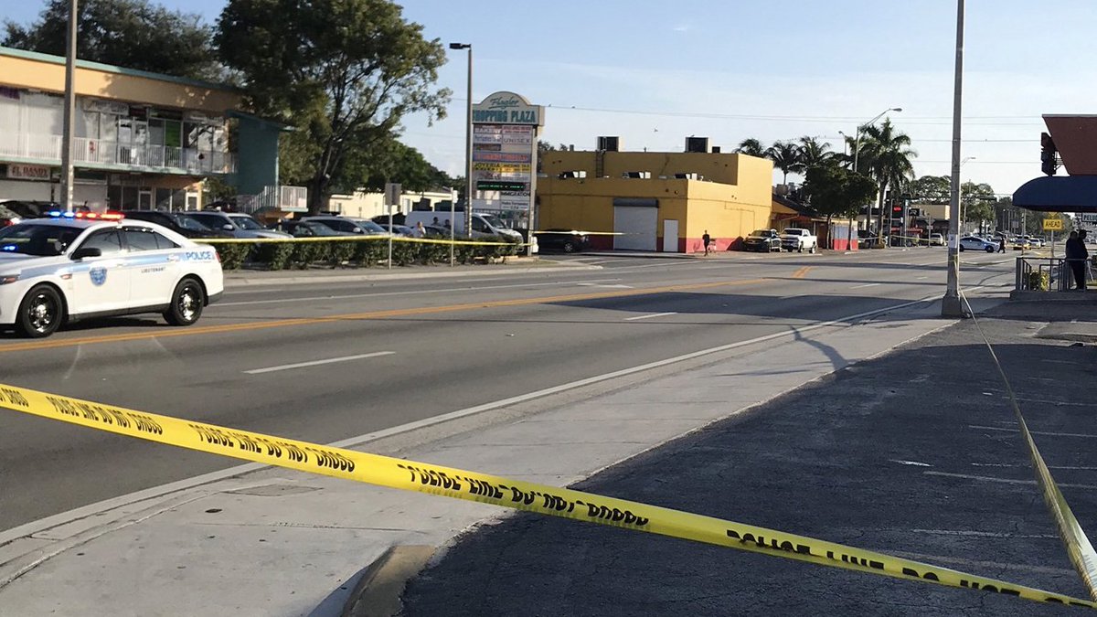 Pedestrian struck and killed by garbage truck in Miami bit.ly/2RXhXPw https://t.co/RYE13XLLgF