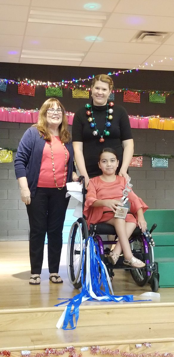 FESTrebleMakers's tweet photo. 5th grade FES student Alexa Magana was chosen by Florida Arts4All for student of the month! Way to go Alexa! #FES_Mustangs https://t.co/O3AhcIcEtg