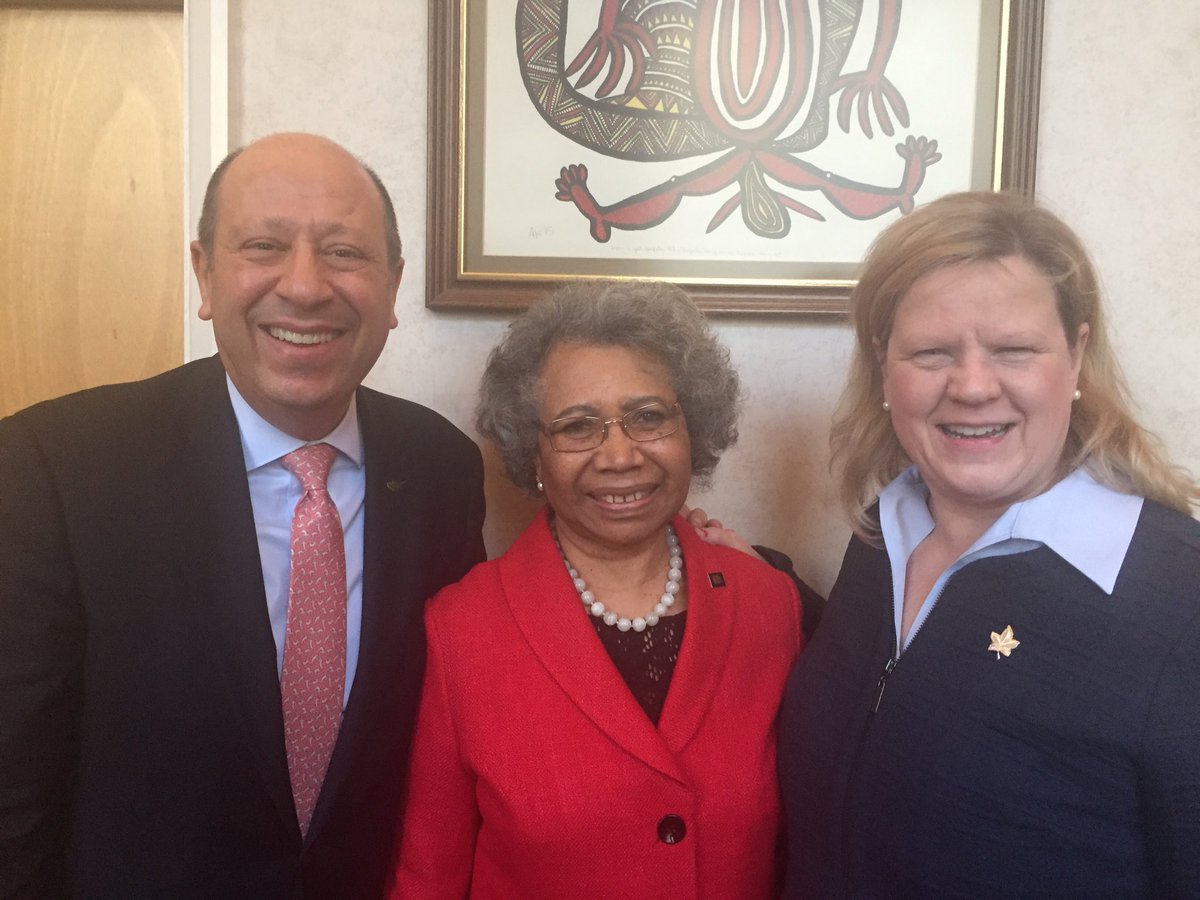 A surprise Christmas visit with ⁦<a href="/eevriviades/">Euripides L Evriviades 🇨🇾🇪🇺</a>⁩ to #OurCommonwealth friend HC from PNG HE Winnie Kiap