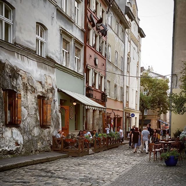 SashaDelirious's tweet photo. It is a time of year when you sit in a warm cosy place and remind yourself of the best moments of this year.

For me it was a trip to Lviv this September. What an amazing time it was. What an amazing city.

The more I visit Lviv the better I like it … https://t.co/zxpGh1WVXp https://t.co/UvMTdvvZjQ
