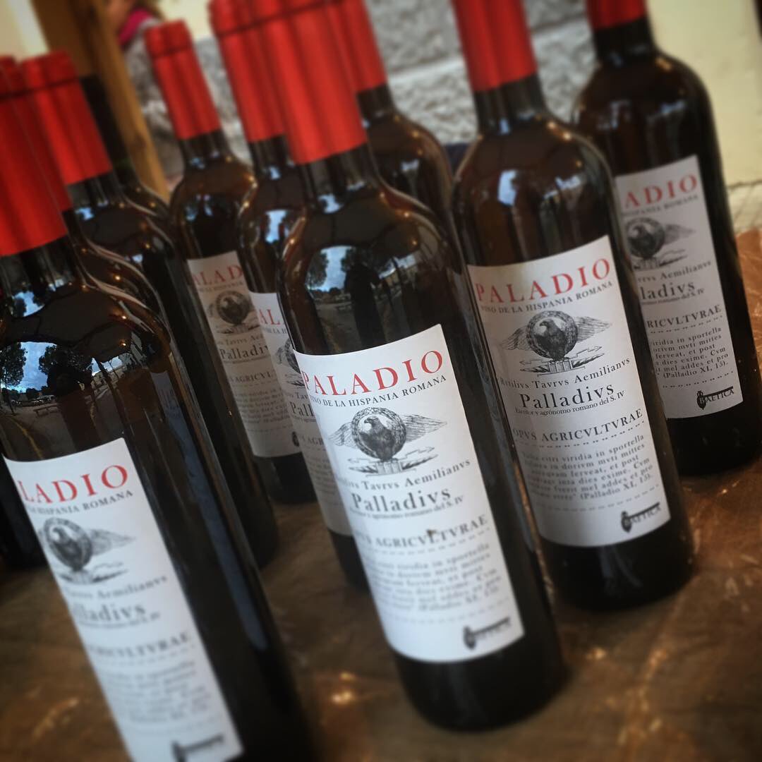 AldarqInfo's tweet photo. Comencem la #firadenadal #pina2018 #BonNadal #encesadellums una mica de 🍷🍾 per aquestes festes!!! https://t.co/w8KRsI4zo1