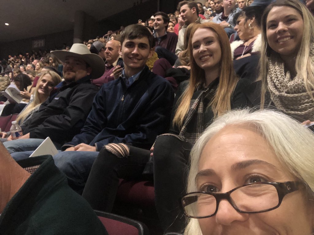 michaela_bean's tweet photo. Love my fan club ❤️👩🏽‍🎓 https://t.co/BFQxaGWYXD