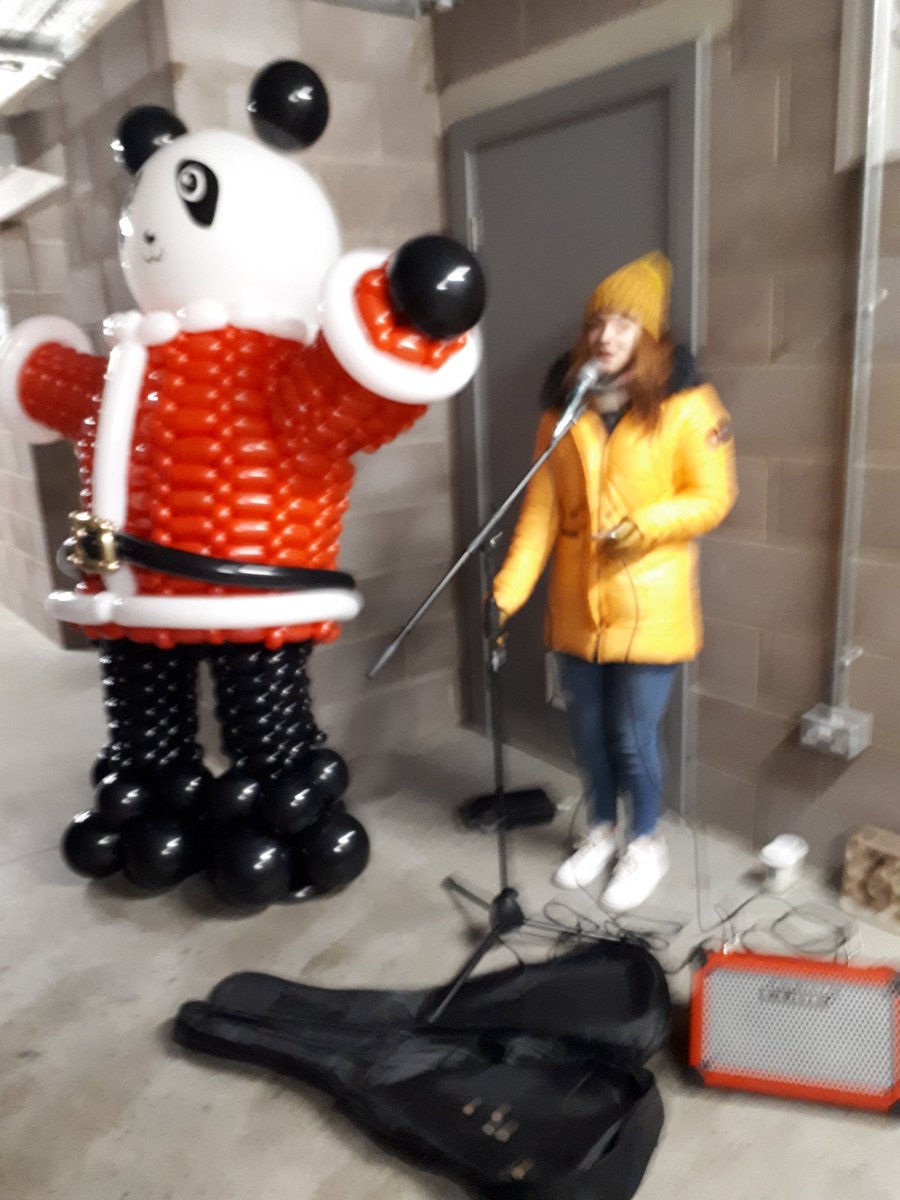 MeganHartMusic1's tweet photo. Had a great wee afternoon sing at St Mirren Park before the game today, Thanks for having me https://t.co/xibaYOYrmX