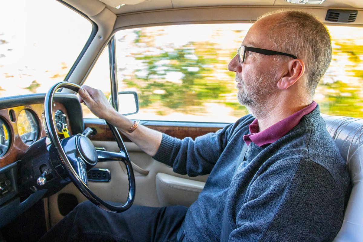 My #RollsRoyce finally returns to the road. Hooray! We're not out of the woods yet, though. 🔧  Follow project progress by subscribing <a href="/classicsmag/">Classics Monthly</a> at bit.ly/subscribeclass…. The new issue is IN STORES NOW! #IntroCar #SilverShadowII #OIG1816 #SRH40385 #SavingPandora #SilverMink