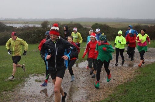 LymTriClub's tweet photo. 20+ triathletes from @LymTriClub braved the elements to complete the 2018 festive Bells &amp; Butties Duathlon! £200 raised for @naomiandjack #christmasspirit #britishtriathlon https://t.co/0v2JjMII9k