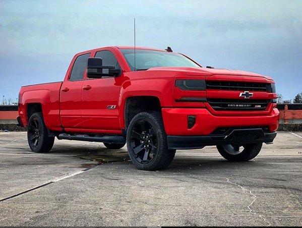 Big, huge #SilveradoSaturday shoutout to @guitarmageddonzl1 and his Supreme-equipped SIlverado Z71. Check out his YouTube channel as well as Truck Central for some really cool Camaro and truck content!

#supremesuspensions
#ChevySlverado
#Silverado Z71
#liftkit
#levelingkit