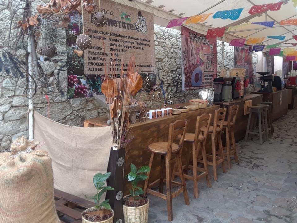EfrainAragon_'s tweet photo. Quedan muchas experiencias por vivir en el segundo día del Festival del Café Oaxaqueño, ¿con este clima no se te antoja un delicioso café de especialidad?, ven al barrio de Jalatlaco, ¡estamos listos! https://t.co/vnTaT32OQe