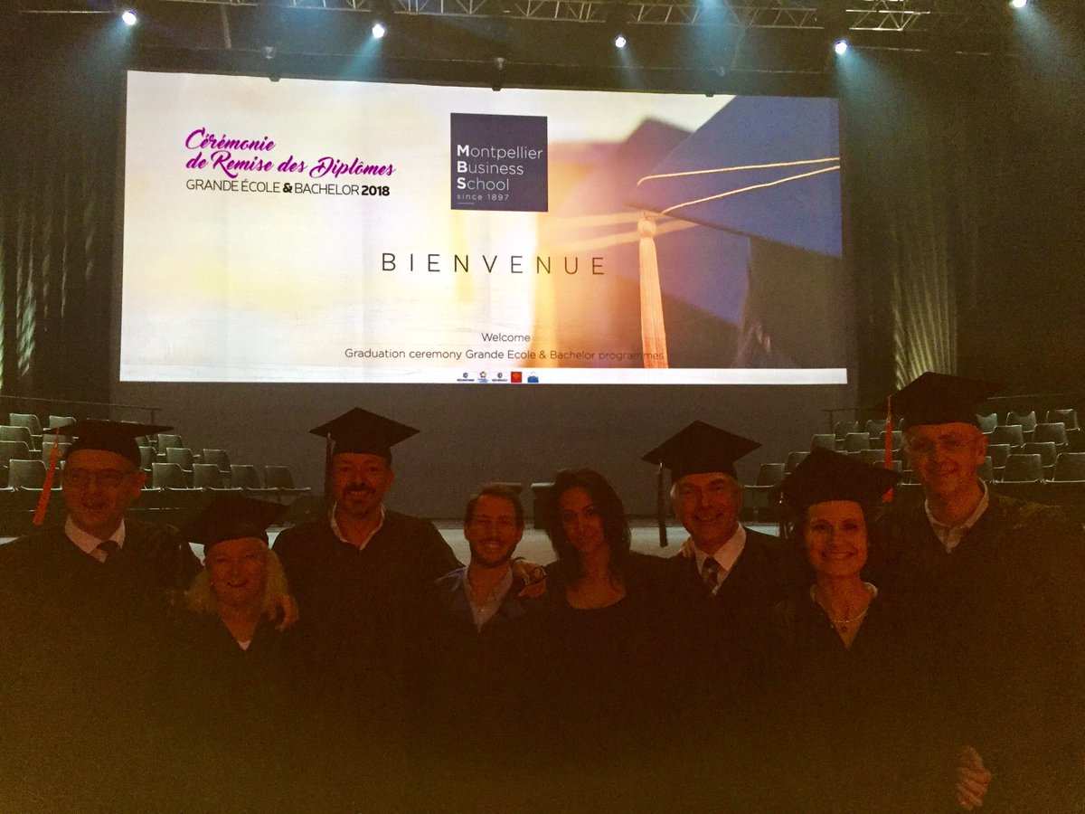 pchiambaretto's tweet photo. Très très fier des participants de la VAE d’@airfrance qui viennent d’obtenir leur diplôme de @Montpellier_BS ! Tous ne pouvaient être là, mais on a beaucoup pensé à eux! C’était une promotion extraordinaire ! Encore bravo à eux! #MBSGraduate #PromotionCaravelle https://t.co/3DBcOTwzOn