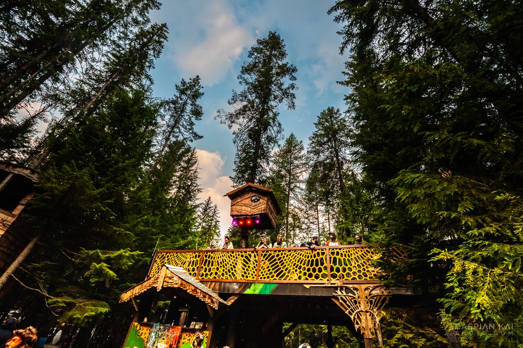 shambhala_mf's tweet photo. Tree days left to get 1 free #Shambhala2019 ticket! 🌲🌲🌲 Visit https://t.co/a2QvJhB8ha add 5 tickets to your cart, enter the code: 5TICKETSFOR4 and journey home! 💚
*Offer ends Dec 17, 2018 at 22:30(PDT). Conditions apply.
📷@caspiankai at the #GroveStage #shambhala2018 https://t.co/8Gqoy0WrOk