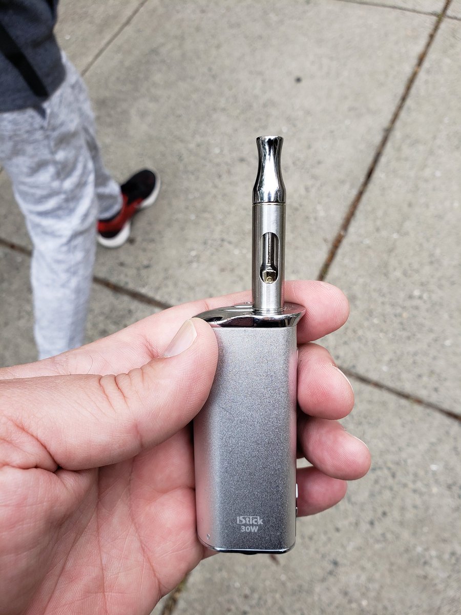 roughdiction's tweet photo. I feel like thc vape oil gives me heartburn. Maybe I'm just a fat bastard. https://t.co/VpJvusgcO1