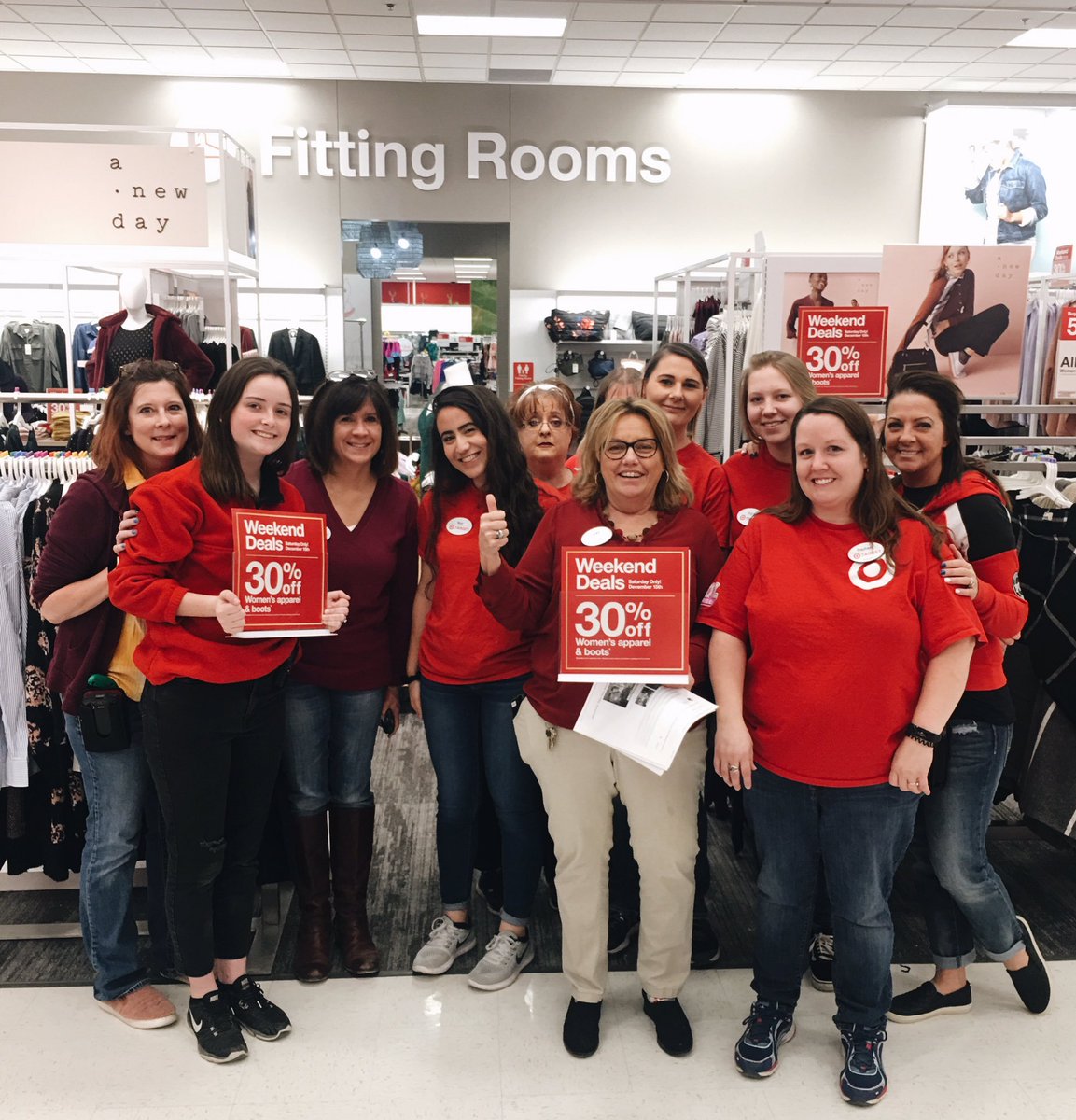 Our <a href="/Target/">Target</a> SL team is READY for some #Q4HolidayDomination this weekend! #WeekendDeals #Winning #t1777 <a href="/karleykrcilek/">karleykrcilek</a> @TiffMisk <a href="/Dr3wMicha3l/">Drew Metzler</a> <a href="/JulieEnglar/">Julie Englar</a> @__shlee__