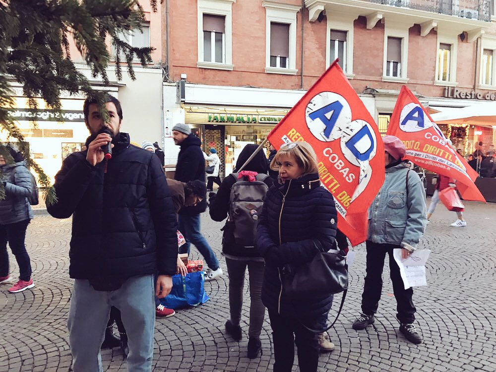 adlcobas's tweet photo. Oggi in occasione della settimana di mobilitazione per il rinnovo del Ccnl delle cooperative sociale a #Rimini presidio e flash mob in piazza Cavour! La nostra dignità è la dignità di tutt@! diritti nel lavoro sociale! https://t.co/TC9KNOuB6S