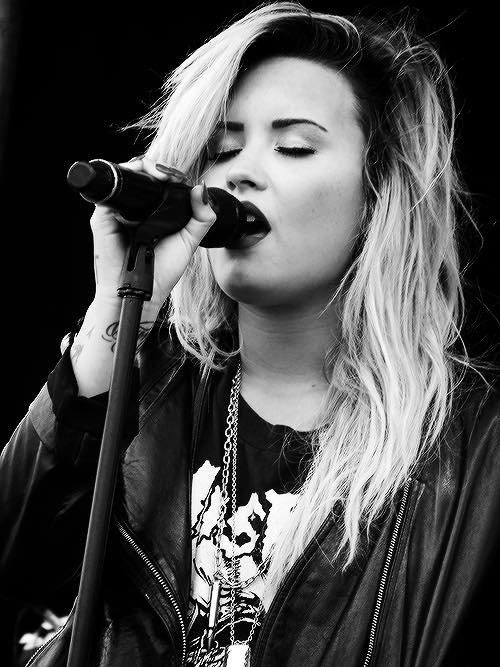 stream_lovato's tweet photo. https://t.co/FL143dE1iW
