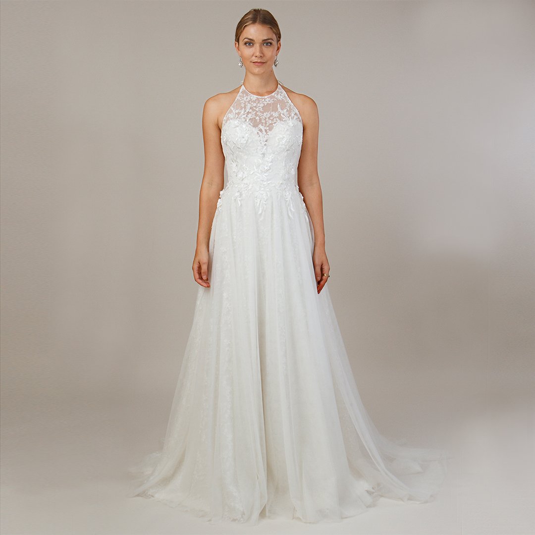 vanderveldemode's tweet photo. Hey there, Delilah! Drift down the aisle in this airy, feminine and gorgeous gown! Revival by #matthewchristopher. Coming 2019. 💒 https://t.co/i7r77sB3UA