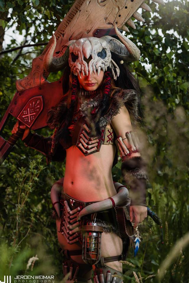 WillowCreativ's tweet photo. Last Animecon picture by Weimar photography of my Bone armor set from Monster Hunter: World. Swipe for the full picture. Currently working on a Glavenus greatsword commission which im very excited about!
#cosplay #mhwcosplay #mhw #MonsterHunterWorld #bonearmor https://t.co/pXg5VfOHV5