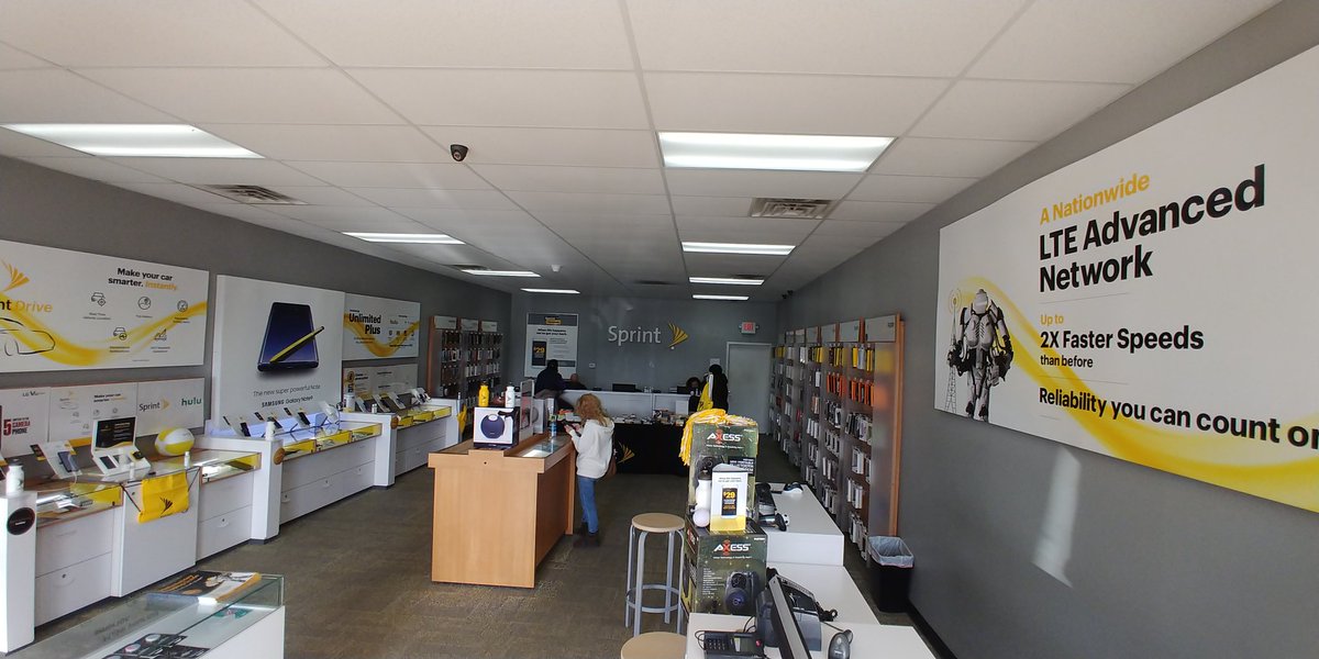 Apple Ave store rockin on SST