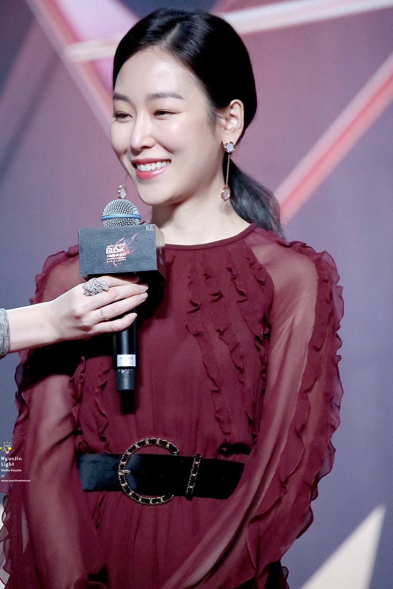 HyunJinLight_TW's tweet photo. #서현진 #SeoHyunJin #徐玄振 #ソヒョンジン
181214 2018 MAMA red carpet
More HD pics👉🏼https://t.co/DRc8W4VD8y 
#MAMA #MAMA10 #MAMAinHongKong #MAMARedCarpet https://t.co/laWe4x7c58