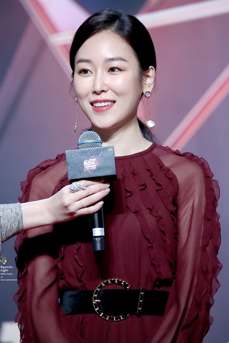 HyunJinLight_TW's tweet photo. #서현진 #SeoHyunJin #徐玄振 #ソヒョンジン
181214 2018 MAMA red carpet
More HD pics👉🏼https://t.co/DRc8W4VD8y 
#MAMA #MAMA10 #MAMAinHongKong #MAMARedCarpet https://t.co/laWe4x7c58
