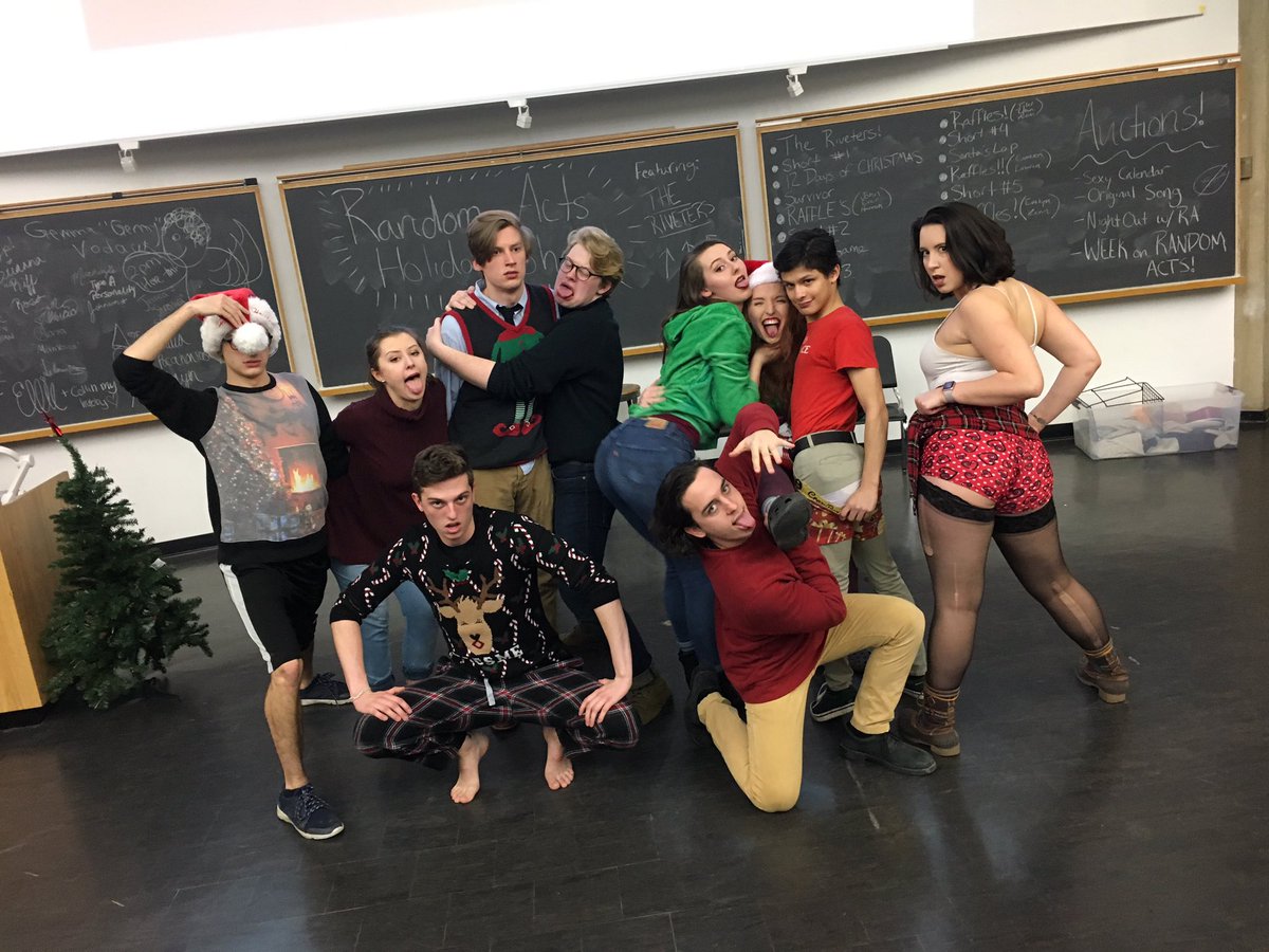 RandomActsFRED's tweet image. THANK YOU for coming to the show last night! May sugarplums dance in your heads for the next month ❄️ #RAHoliday