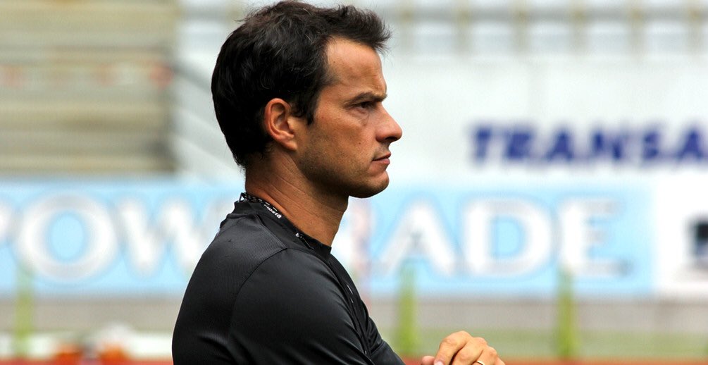 TeamGrenat's tweet photo. 🎙V.Hognon avant #VAFCM : « C’est une situation atypique, mais tout le staff connaît bien le coach et nous allons rester dans la lignée de ce qui est fait depuis le début de saison. VA est une équipe bonne offensivement, qui marque et prend bcp de buts, ce sera un match ouvert. » https://t.co/z663YE5NT5