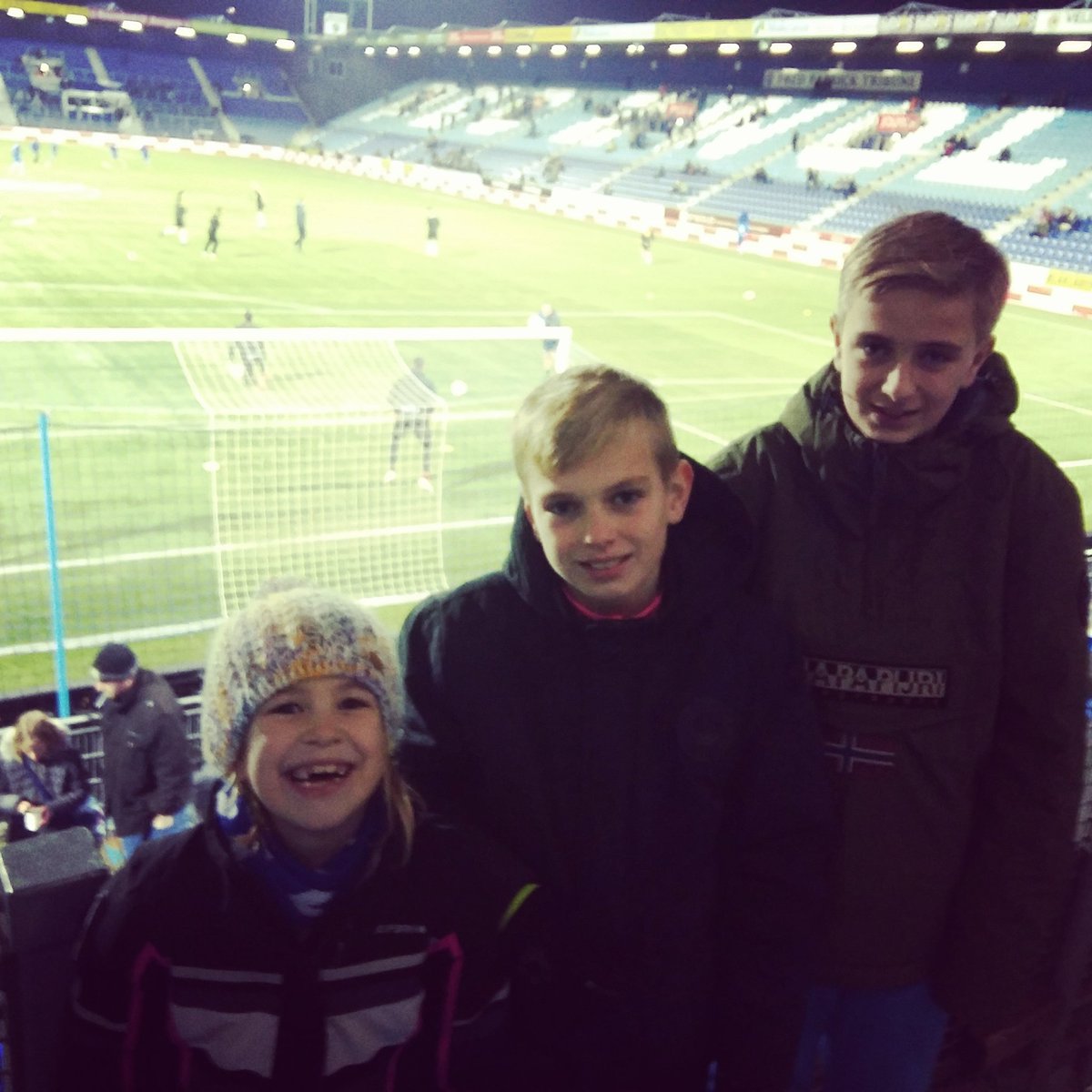 038Rudy's tweet image. Zusje Lenthe is voor het eerst mee naar @PECZwolle . Nu maar hopen op 3 punten. #zwonac #PECnac