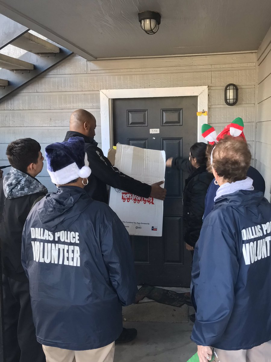 Special Delivery from Santa Cops! #DPDSantaCops2018