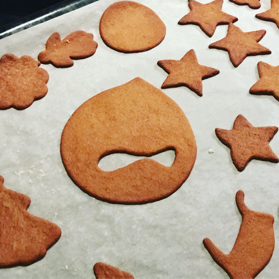 AdamEvertsson's tweet photo. Christmas time is here. Time to make som gingerbread cookies. The Druplicon is there, as always. A tradition is a tradition. #druplicon #drupal #nodeone https://t.co/HNJqPPqUP1