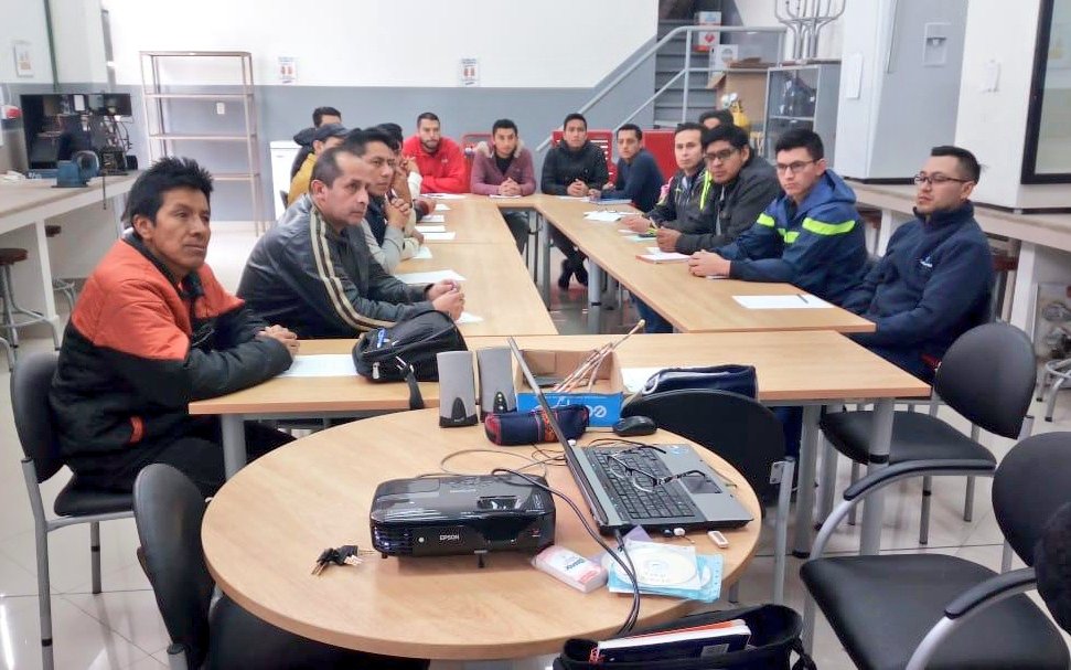 secap_ec's tweet photo. #Cuenca | Esta semana de dio inicio al tercer curso de 'Refrigeración Domiciliaria', dentro del convenio con @IndustriasEc.
#CapacítateConSecap #SecapZonal6 https://t.co/aXy4buKobU