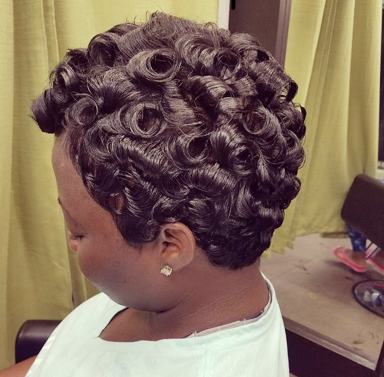 _pobhair's tweet photo. Wilma slays again💚 this is absolutely fierce on another level . @pobhair invites you to come by to experience fabulousness at its Perfected= Perfection👌🏽💇🏾♀️😍 @pobhairsalon #perfectionofbeautyhairgallery #comegetperfected😍😍 #pobhairsalon #pobhair #pob #salonlife #browardstylist https://t.co/mIFCtfyill