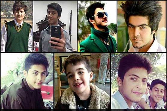 NaughtyAfridian's tweet photo. تمہاراخون ہوں نا اسلئےاچھا لڑاہوں میں
بتا آیاہوں دشمن کو،کہ اس سےتو بڑاہوں میں
💔😭😭
We can never forget you all 😭
#APSChildren

#APSAttack 
#FromAPSToHeaven https://t.co/JGSkDdilS7