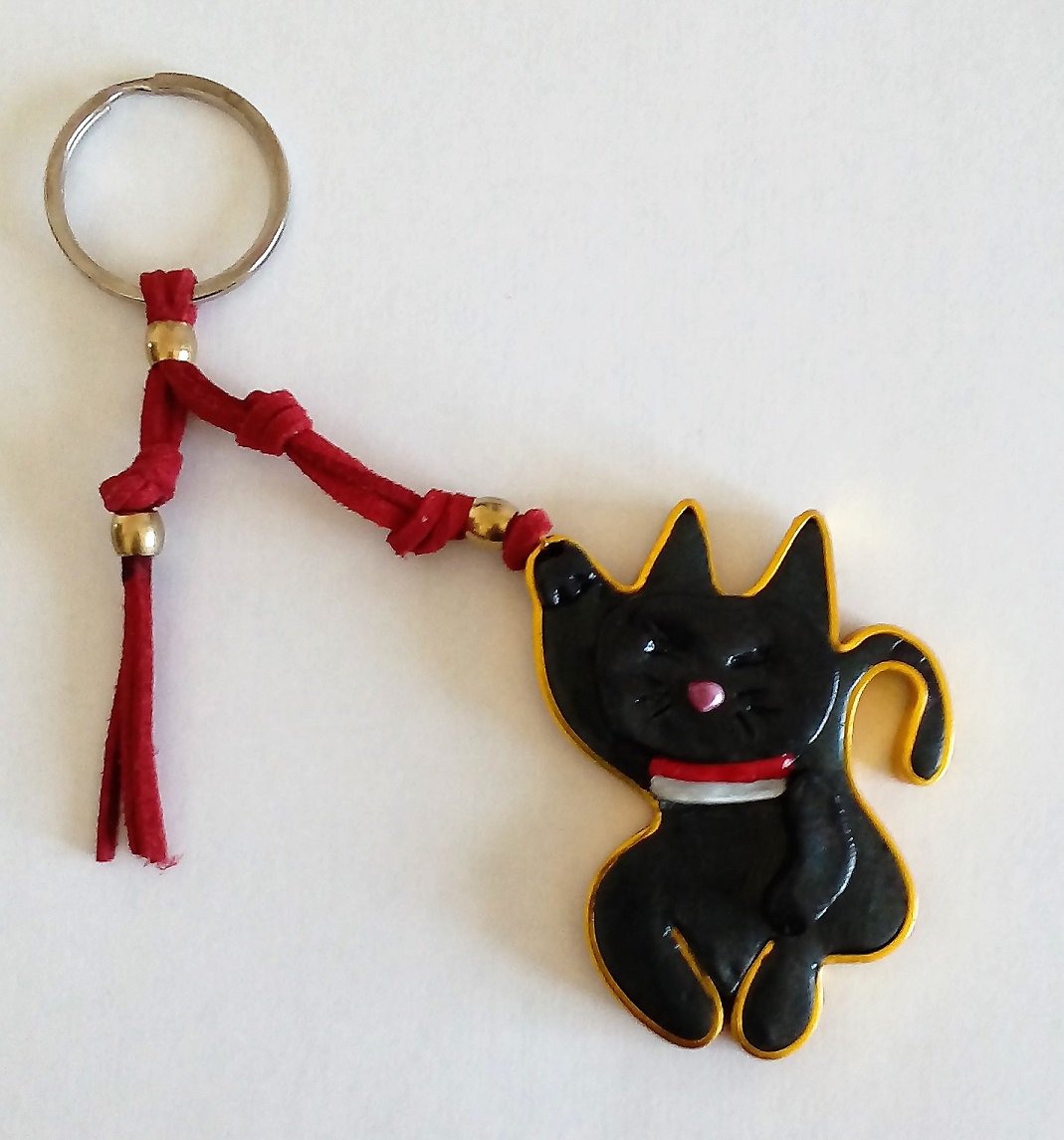 Unikatemarkt's tweet photo. Last Minute Geschenk zu Weihnachten handgemachter Schlüsselanhänger „Maneki-neko “ die schwarze Glückskatze – Schmuck https://t.co/FhLqlmIlTi https://t.co/PUEZQftlgs