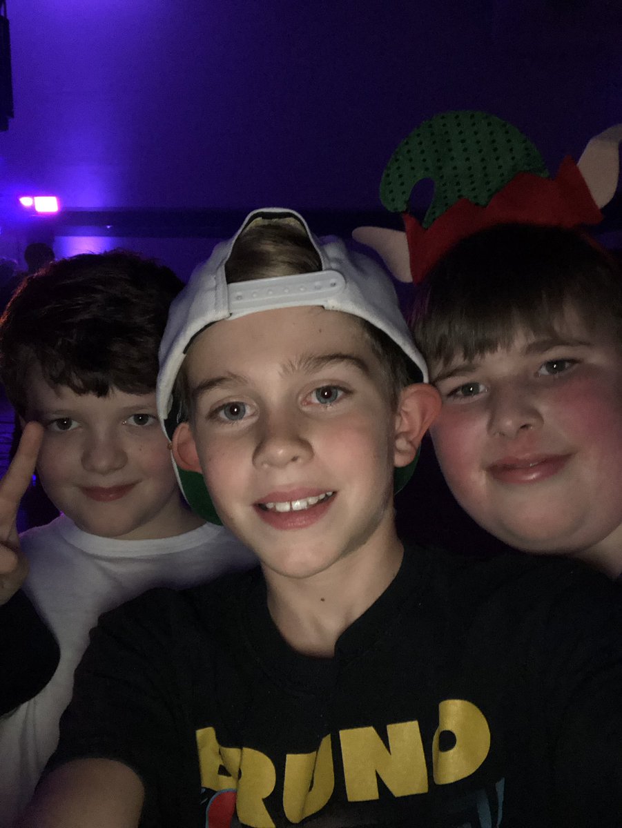 Crackshot1011's tweet image. Havin fun at the dance#Lakewood