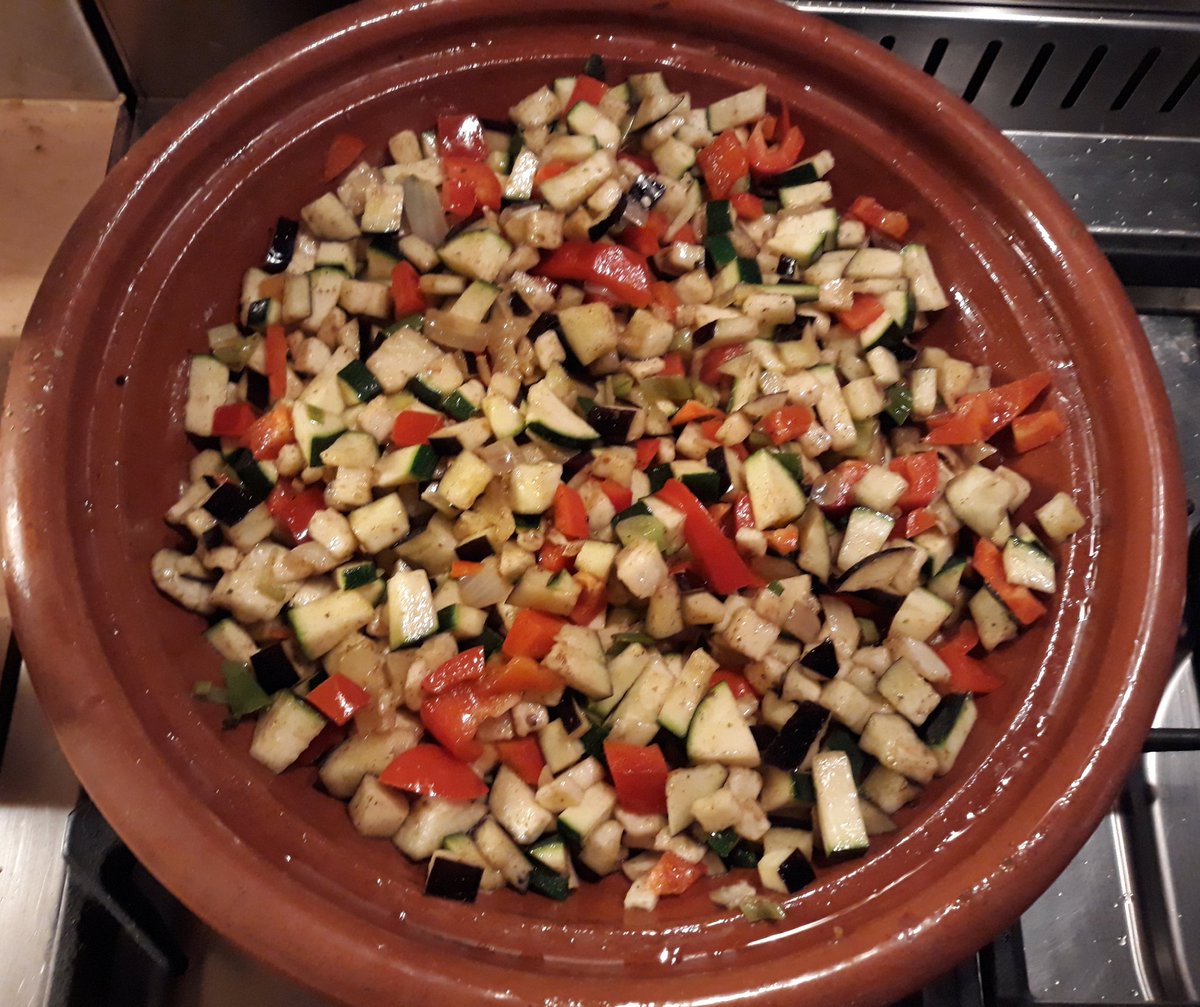 YoMonteolivo's tweet photo. #cooked #moroccan #greatkitchen #realcooking #foodoftwitter #cooksoftwitter https://t.co/3xPbKzhe2U