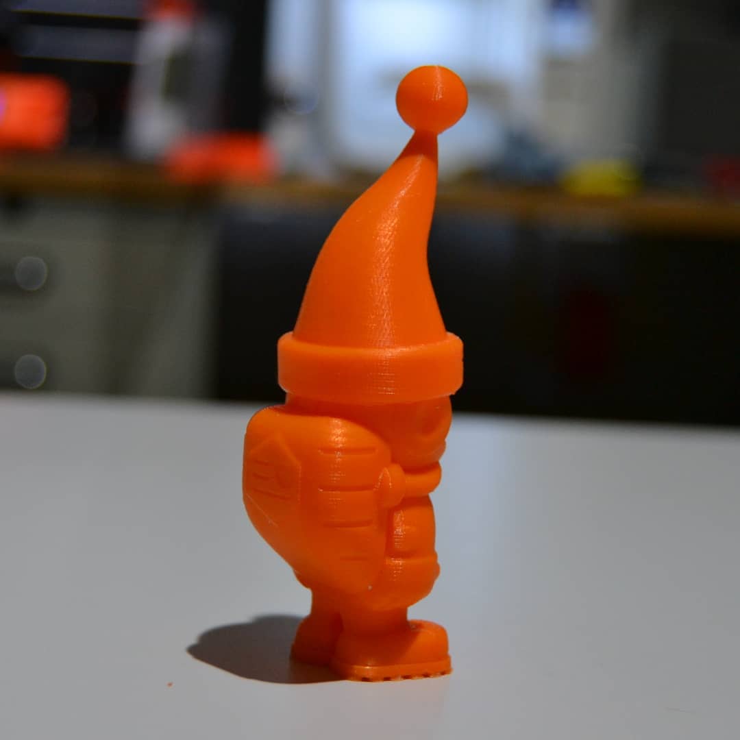 de3dprintman's tweet photo. Today i did a final check of my #Slic3r profiles for the #YAN3Dprinter by @FurlingTech so i took my Santa @Phil_A_Ment and some beautiful orange @Polymaker_3D #PolyLite PLA and used my 0,15mm profile and this was the result. It'a almost perfect in my opinion. 😊 #3Dprinting https://t.co/pNqsUtDAer