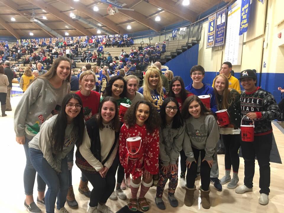 we_dontmakekeys's tweet image. With the help of @HHS_FanSection , we raised $240 in last nights Miracle Minute for Riley’s Children’s Hospital!