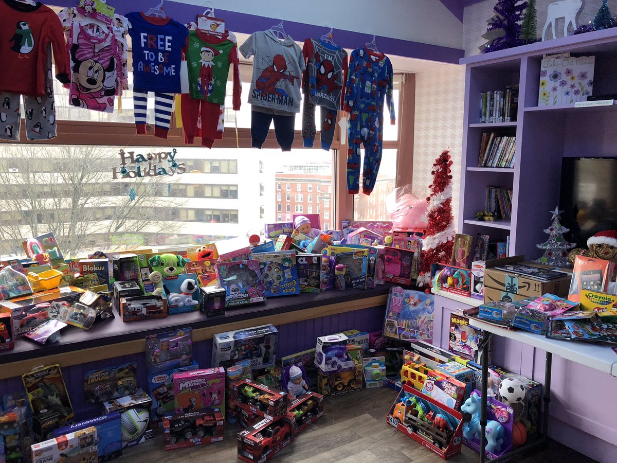 We are celebrating the holidays in the #izzyfamilyroom! 💜