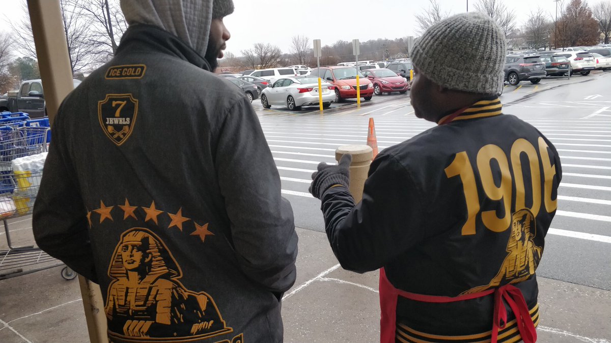 GreensboroAlpha's tweet photo. Kappa Lambda Chapter of #AlphaPhiAlpha volunteer bell ringing for the Salvation Army. https://t.co/Ce6nFdXtqy