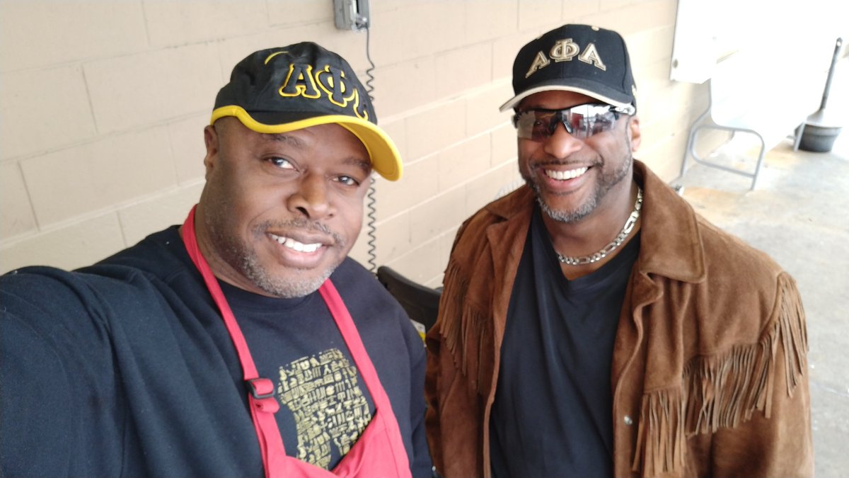 GreensboroAlpha's tweet photo. Kappa Lambda Chapter of #AlphaPhiAlpha volunteer bell ringing for the Salvation Army. https://t.co/Ce6nFdXtqy