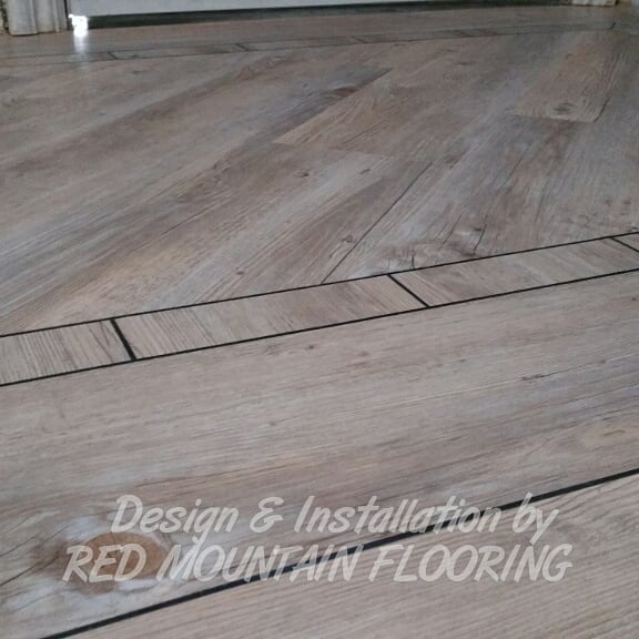 karndeanfitter's tweet photo. A bit of @karndeanUSA #VanGogh #CountryOak down in time for the festive season #DesignFlooringIsOurPassion #InstallFlooringDifferently @KarndeanFloors #designflooring #designlvt #interiordesign #loveyourfloor #lvt https://t.co/9RuT8MIxLo