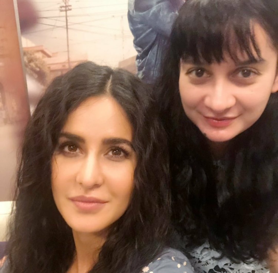 KatrinaKaifFB's tweet photo. Katrina Kaif with journalists today https://t.co/xadJpVxkiN