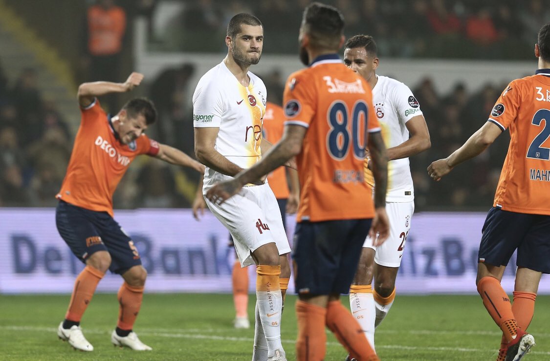 frikik10's tweet photo. MS | Başakşehir 1-1 Galatasaray

⚽18' İrfan Can
⚽30' Eren Derdiyok (P)

🔍Puan durumu
▪(34) Başakşehir
▪(26) Galatasaray

🗓Gelecek hafta
▪Alanyaspor - Başakşehir
▪Galatasaray - Sivasspor https://t.co/VDeaX1ueNm