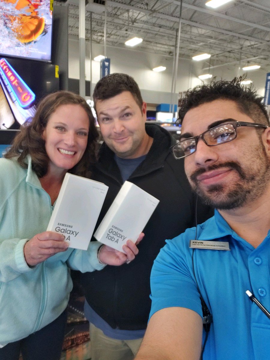 Tarareeve1984's tweet photo. @SesKevin212Co 2 more tab A's OTD came in looking at Kindle Fire tablets for there kids showed them kids mode an they where sold #KindleWhat #notinmyhouse #4es #winq4 #giftofthegalaxy @soung_sul @Krivs14 @nickphill79 @erackley18 @jennycolorado https://t.co/eQuKVQGpwk