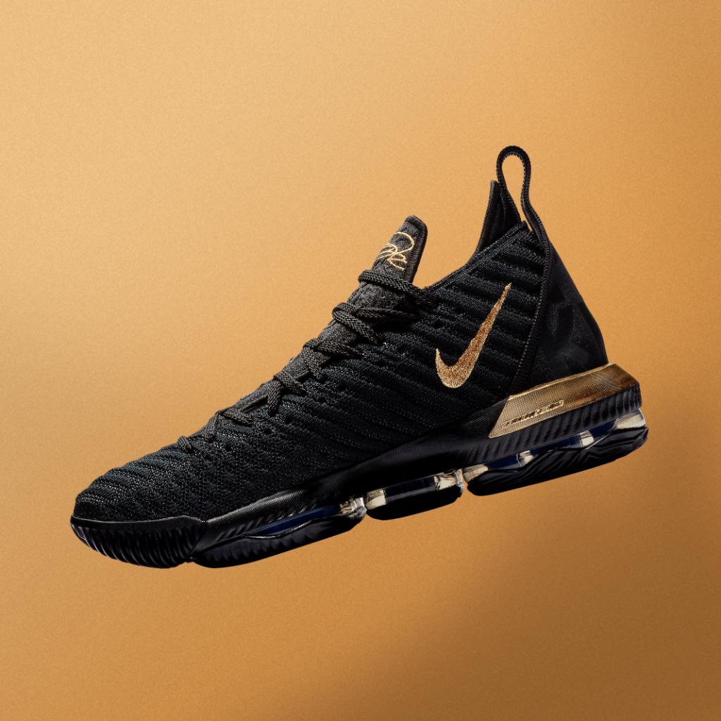 champs lebron 16