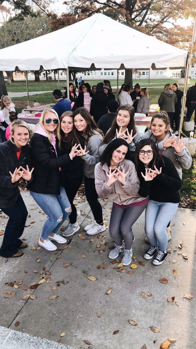 ZTA_bu's tweet photo. This Fall semester brought together the sweetest PC’18!
Share your love with the new girls who call Zeta home 💜 https://t.co/QbSF8wXphw