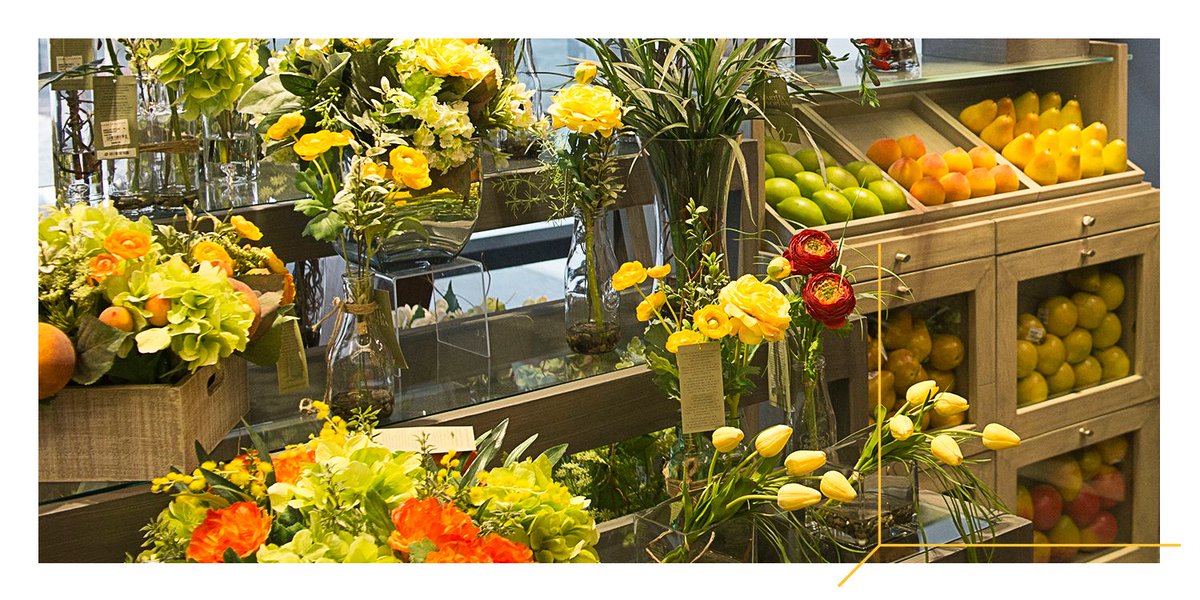 Conoce los exclusivos diseños florales de <a href="/marthasophia7/">MARTHA SOPHIA</a>  en Casa Palacio. buff.ly/2ErTm2b